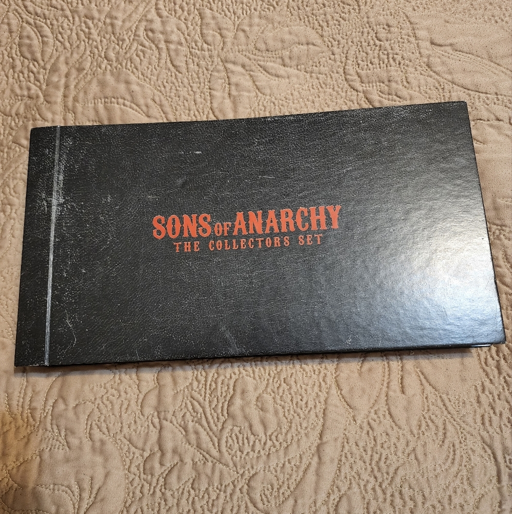 Sons of Anarchy collector's dvd set